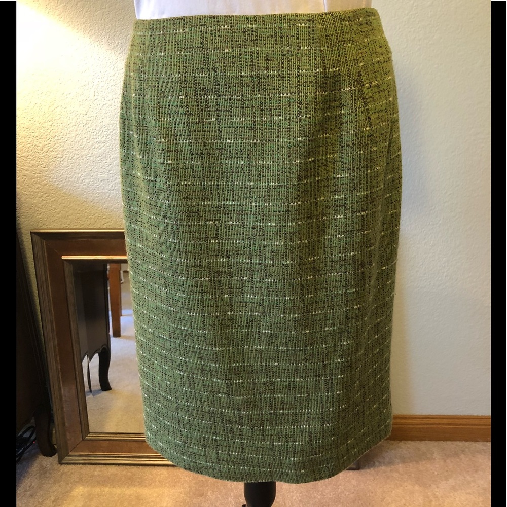 Isabel and Nina green pencil skirt, size 6.
